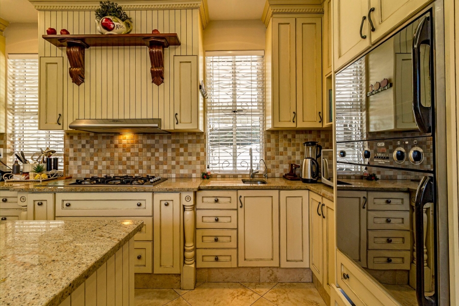 5 Bedroom Property for Sale in Golden Acre Western Cape